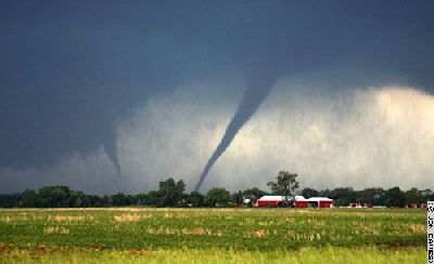 Deux tornades a la fois