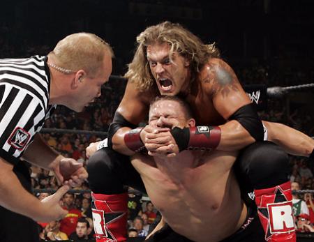 Edge garde son titre face a Cena