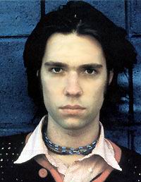 BIOGRAPHIE DE RUFUS WAINWRIGHT ( UN VRAI GENIE )